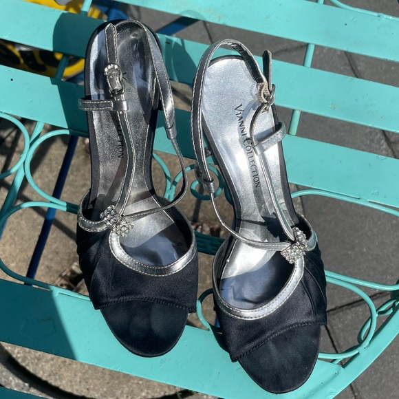 Low evening heels with diamonds - Picture 2 of 7